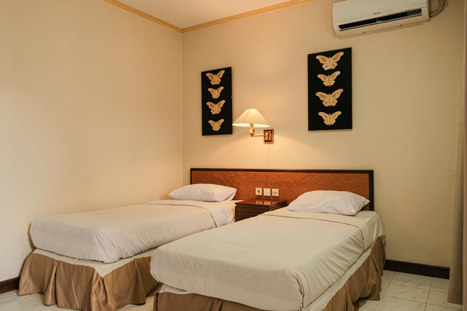 Royal Brongto Hotel Yogyakarta Buitenkant foto