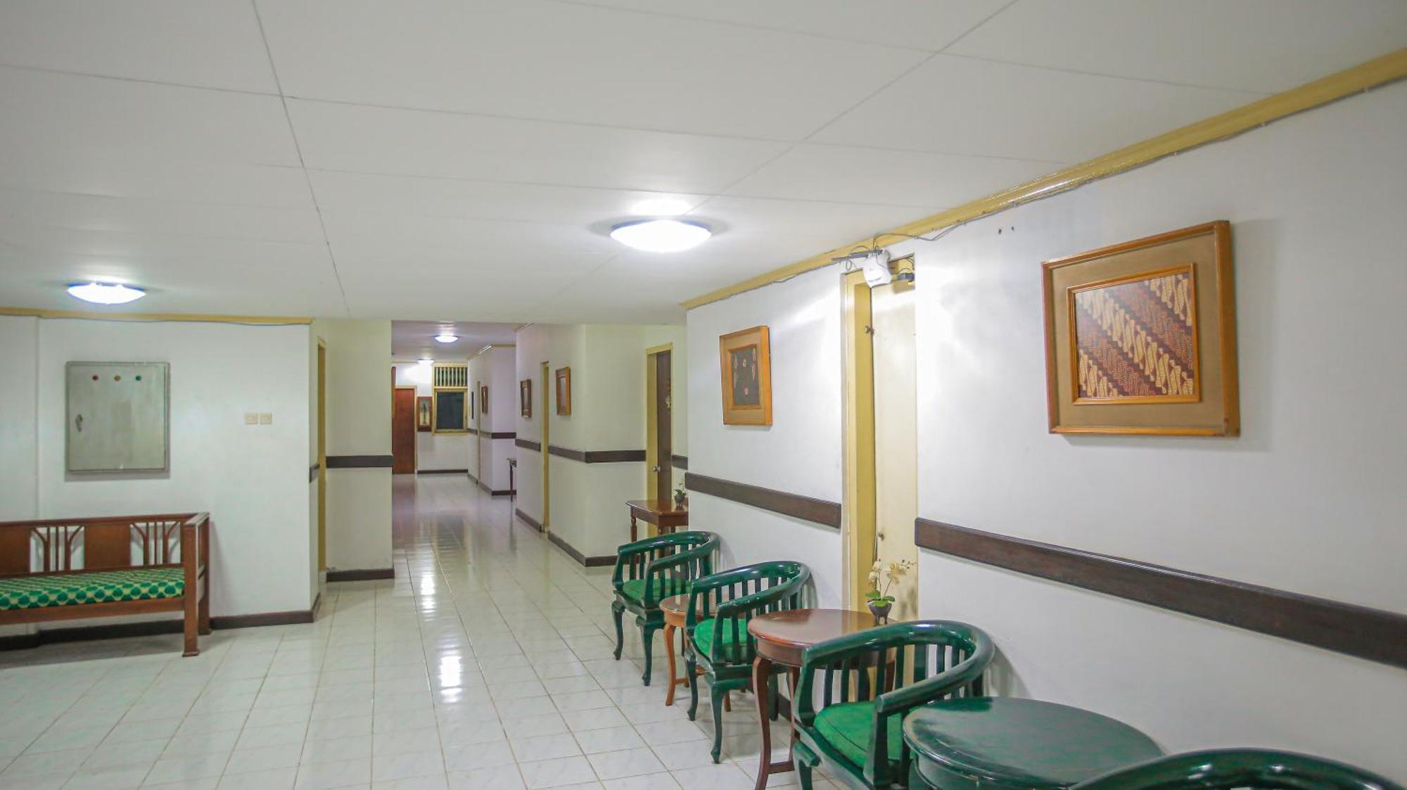 Royal Brongto Hotel Yogyakarta Buitenkant foto