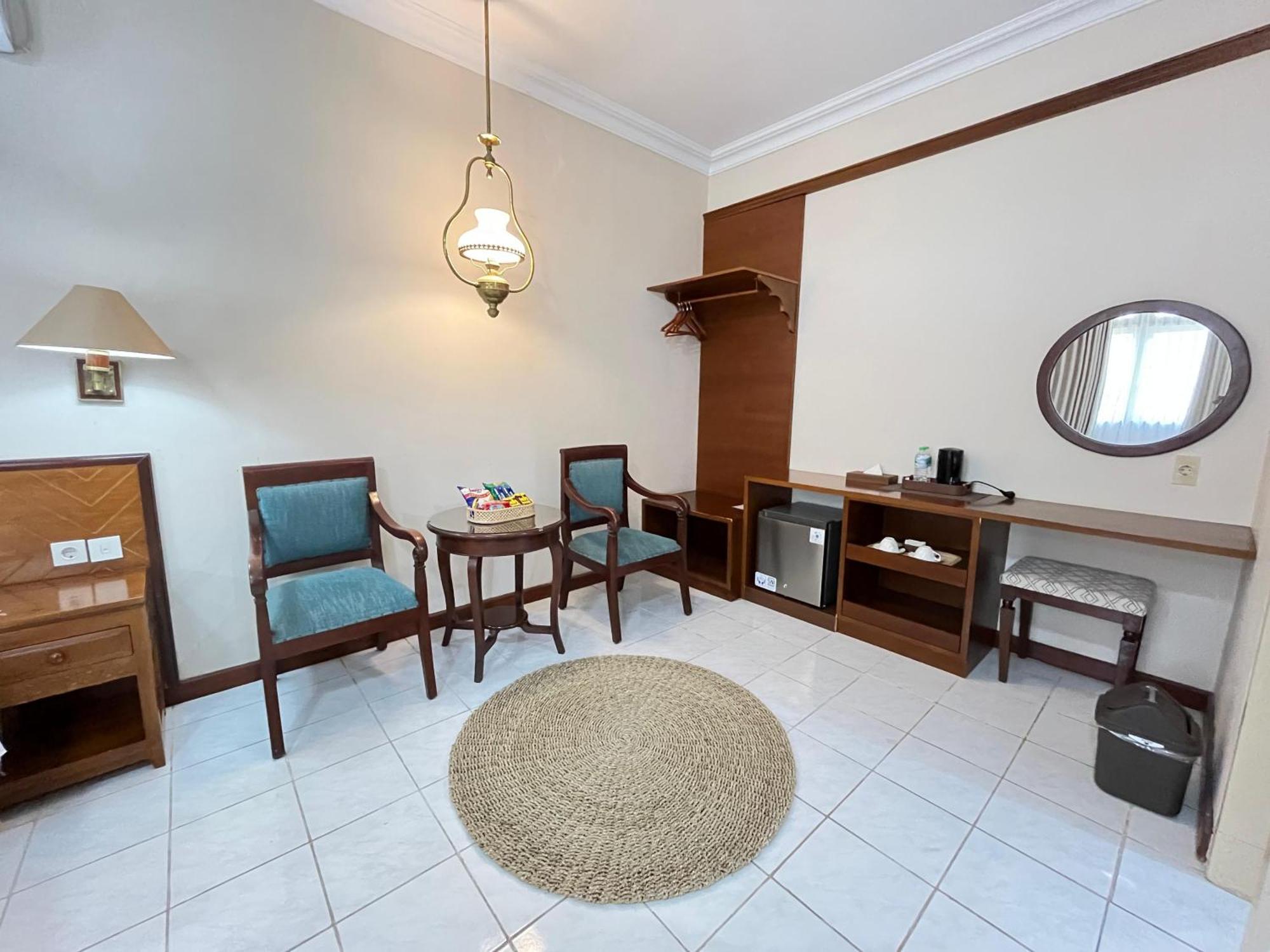 Royal Brongto Hotel Yogyakarta Buitenkant foto