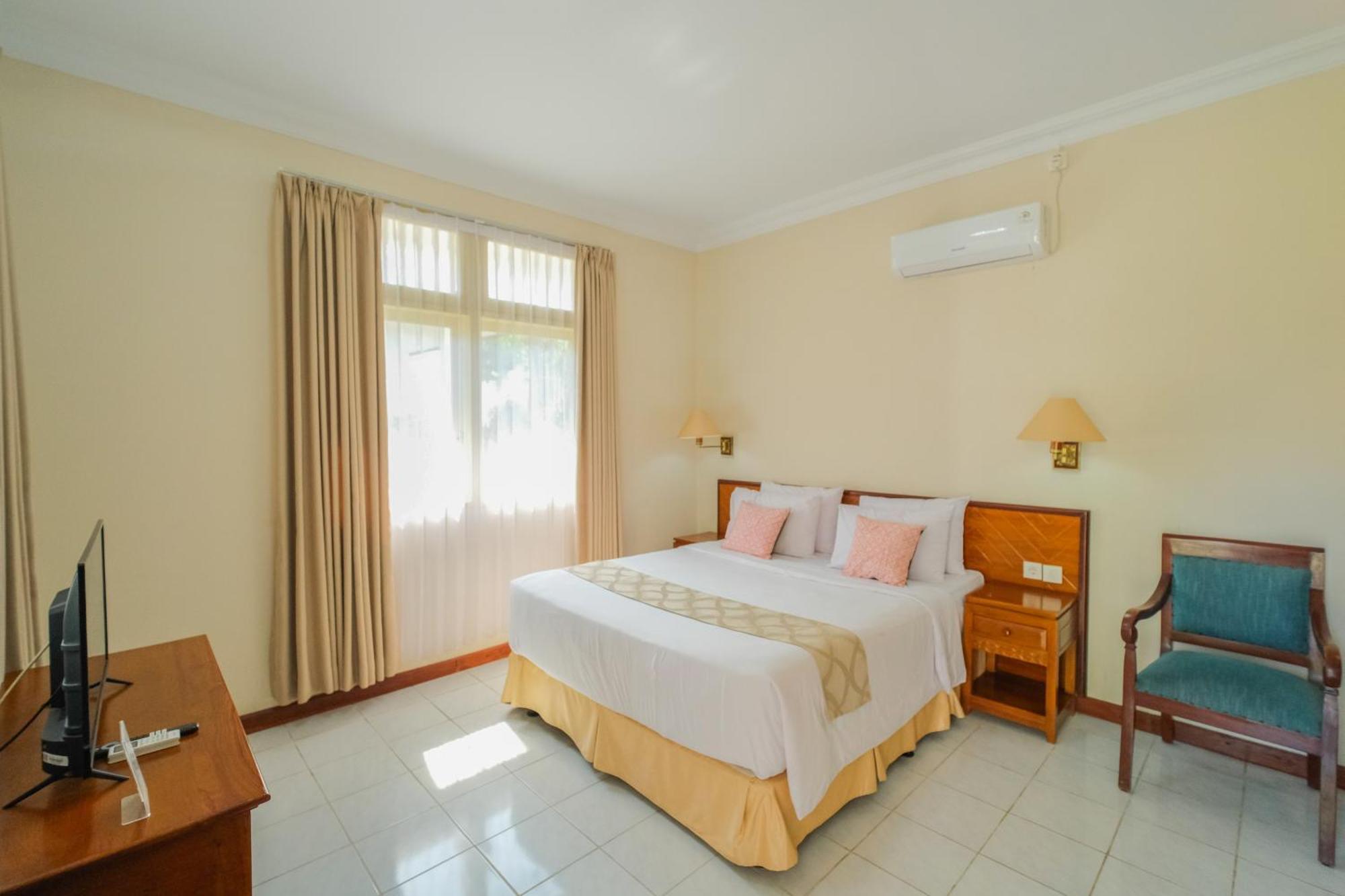 Royal Brongto Hotel Yogyakarta Buitenkant foto