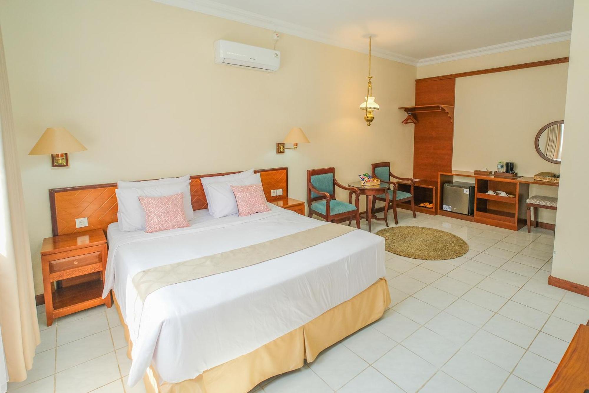 Royal Brongto Hotel Yogyakarta Buitenkant foto