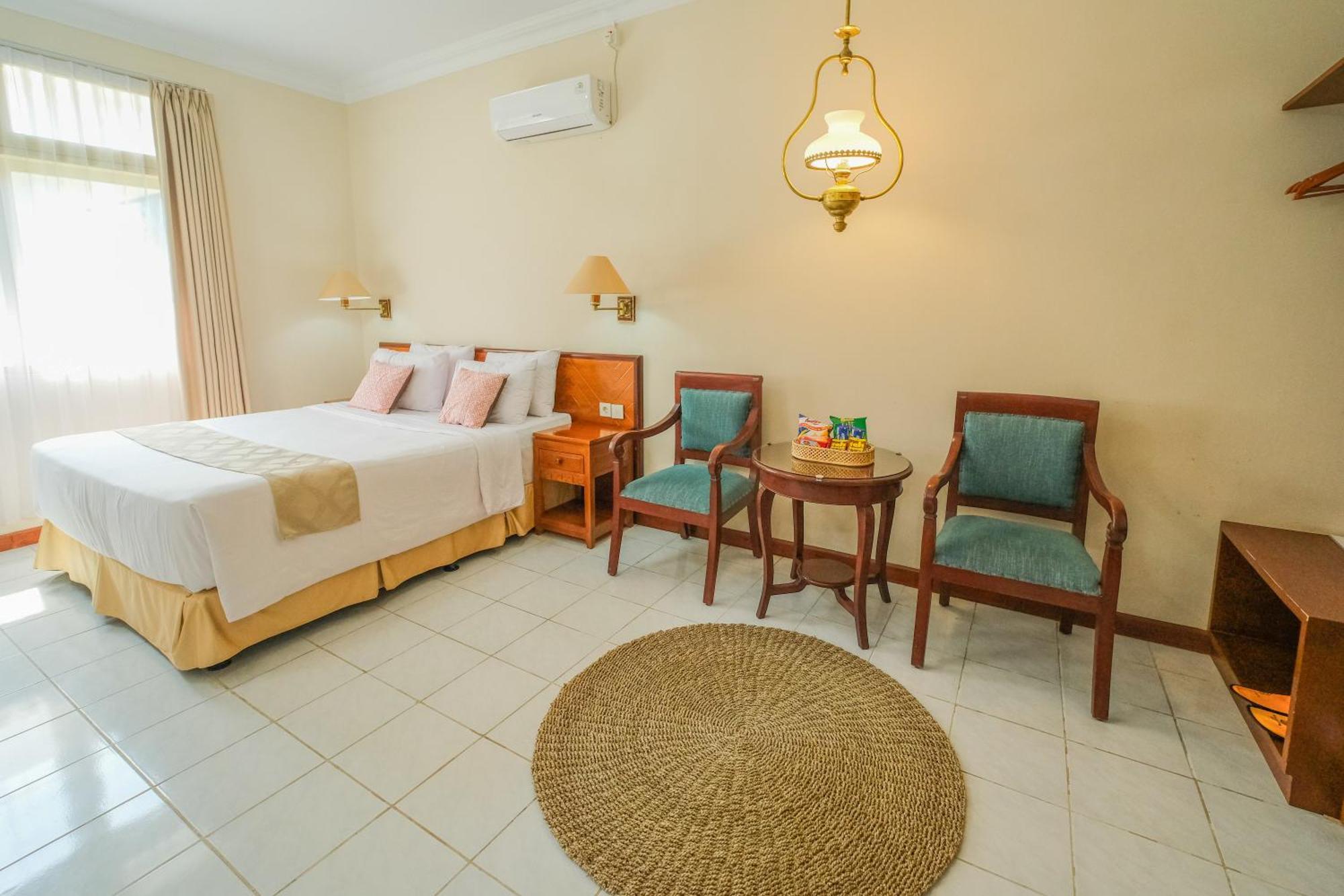 Royal Brongto Hotel Yogyakarta Buitenkant foto