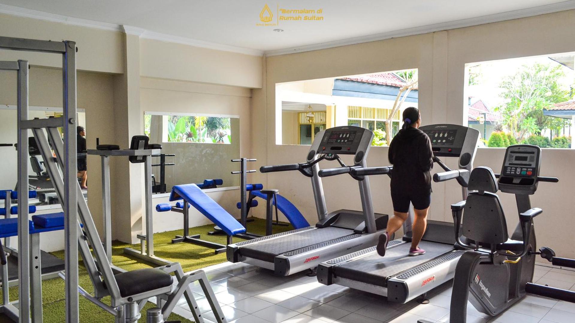 Royal Brongto Hotel Yogyakarta Buitenkant foto