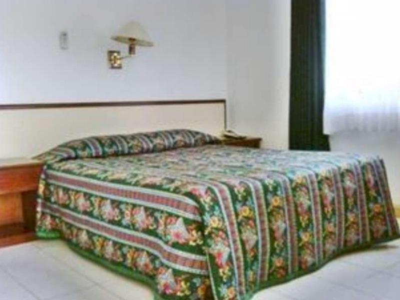 Royal Brongto Hotel Yogyakarta Buitenkant foto