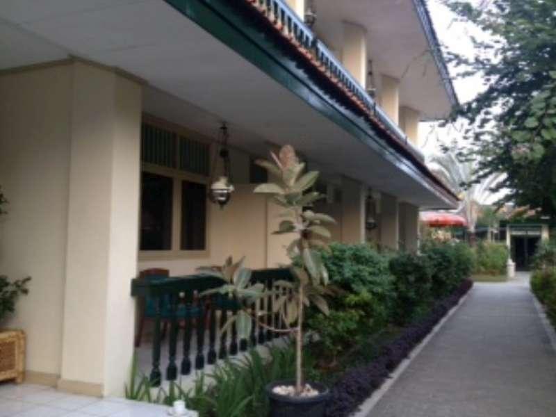 Royal Brongto Hotel Yogyakarta Buitenkant foto